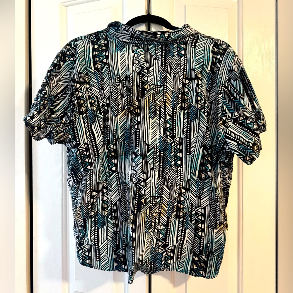 Patterned button up - Picture 3 of 3